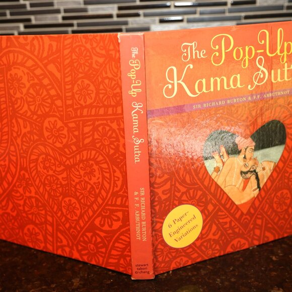Pop-Up Kama Sutra : Six Paper-Engineered Variations by Richard Burton and F. F. - Picture 2 of 4